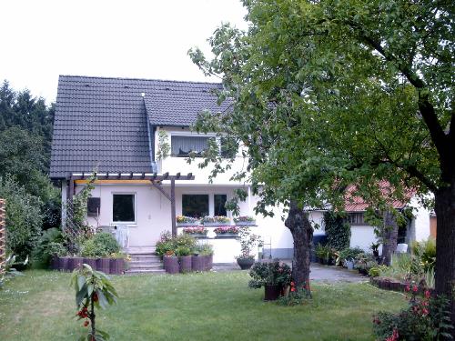 05201HausRückseite
